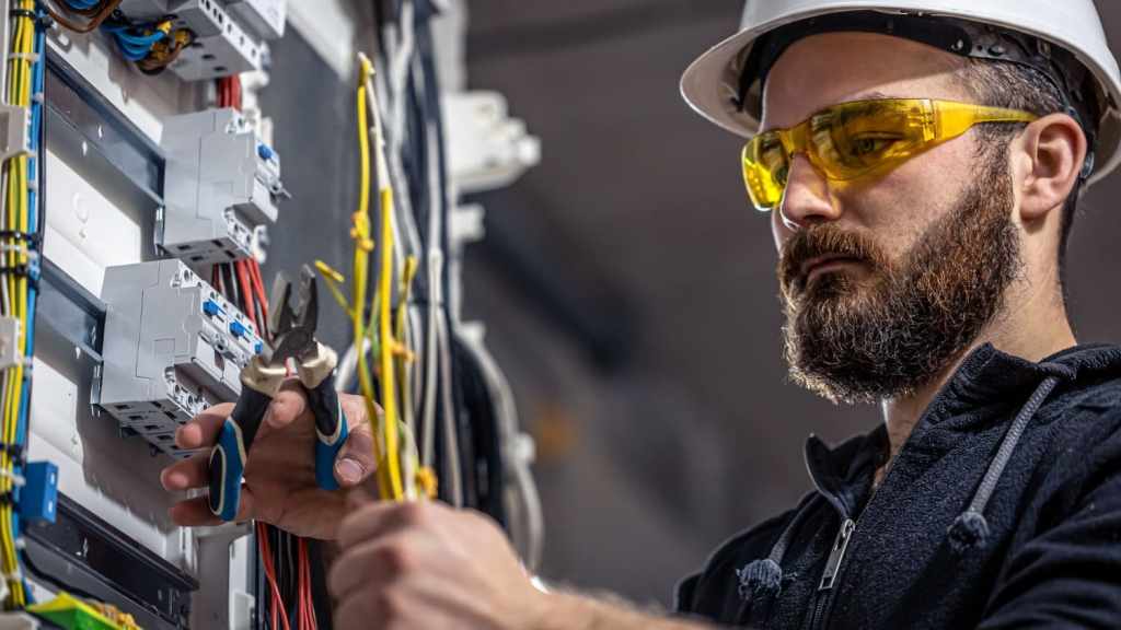 How Long to Become an Electrician? Key&nbsp;Steps