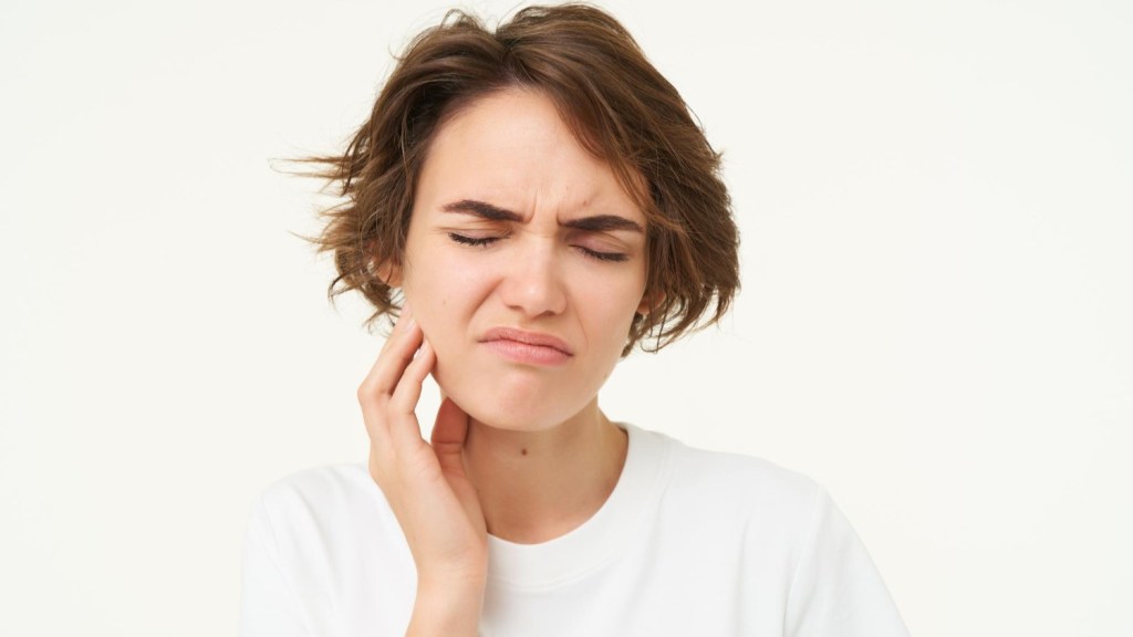 Why Your Jaw Pops When You Chew: Causes &&nbsp;Relief