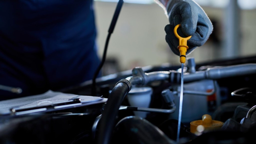 How to Change Oil in Your Car: U.S. Guide
